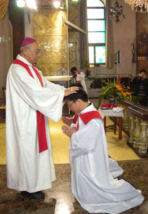 北京教区隆重举行祝圣司铎大礼弥撒
