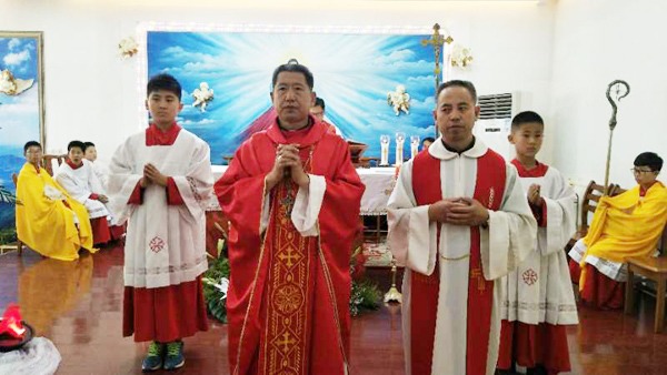 河北:五旬节燕郊堂区28人领受坚振圣事暨堂区青年团体正式成立