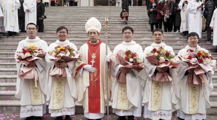 2023年2月2日献主节邯郸教区祝圣五位新司铎
