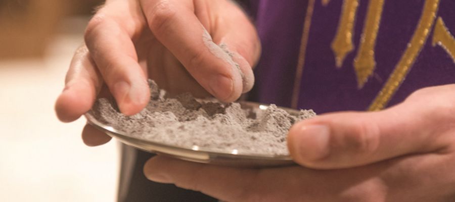 为什么举行圣灰礼仪？